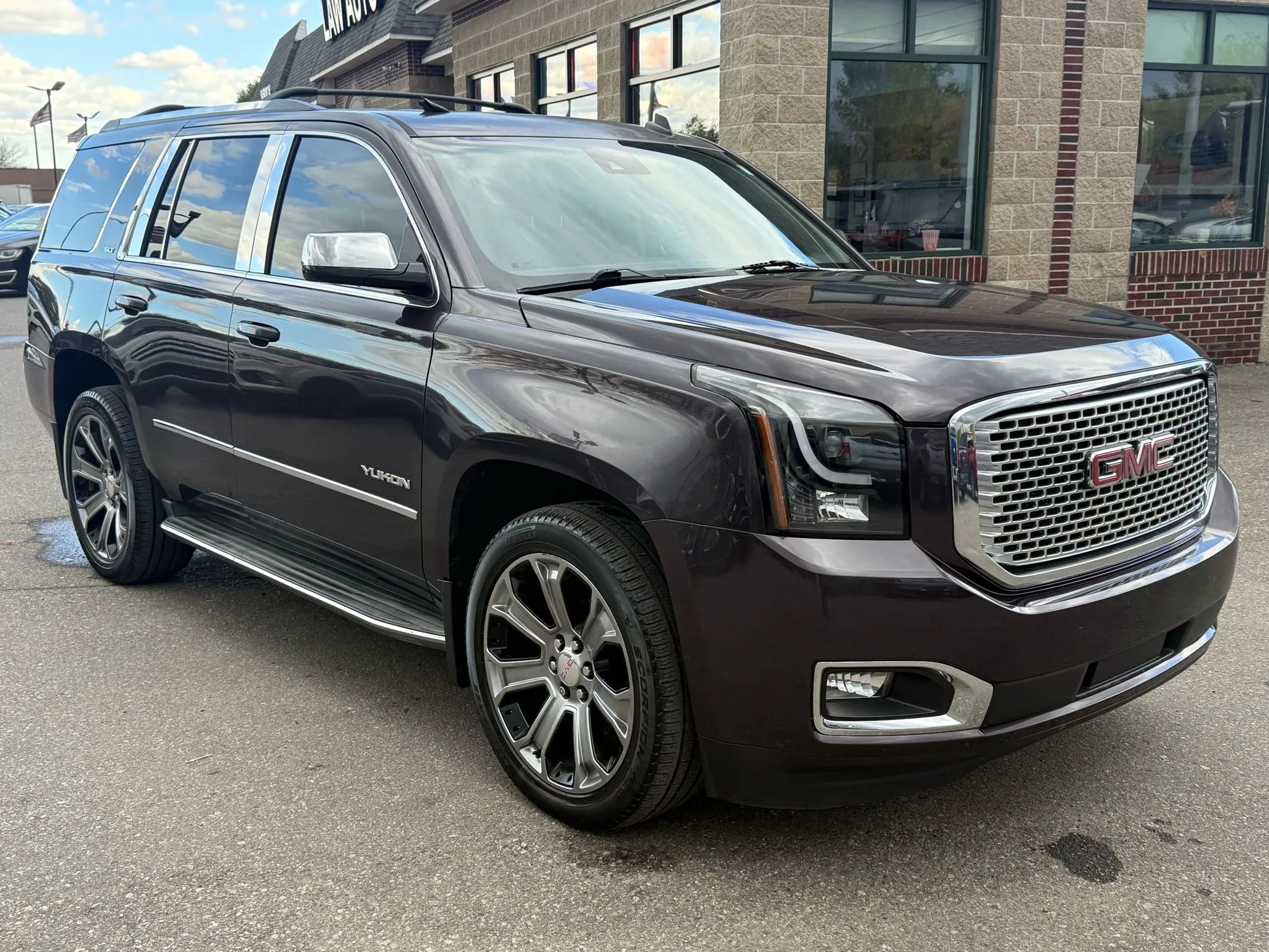 Used 2015 GMC Yukon SLT w/ Open Road Package image 3