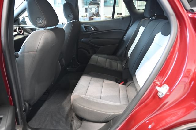 Used 2024 Chevrolet Trax RS w/ Driver Confidence Package FWD image 11