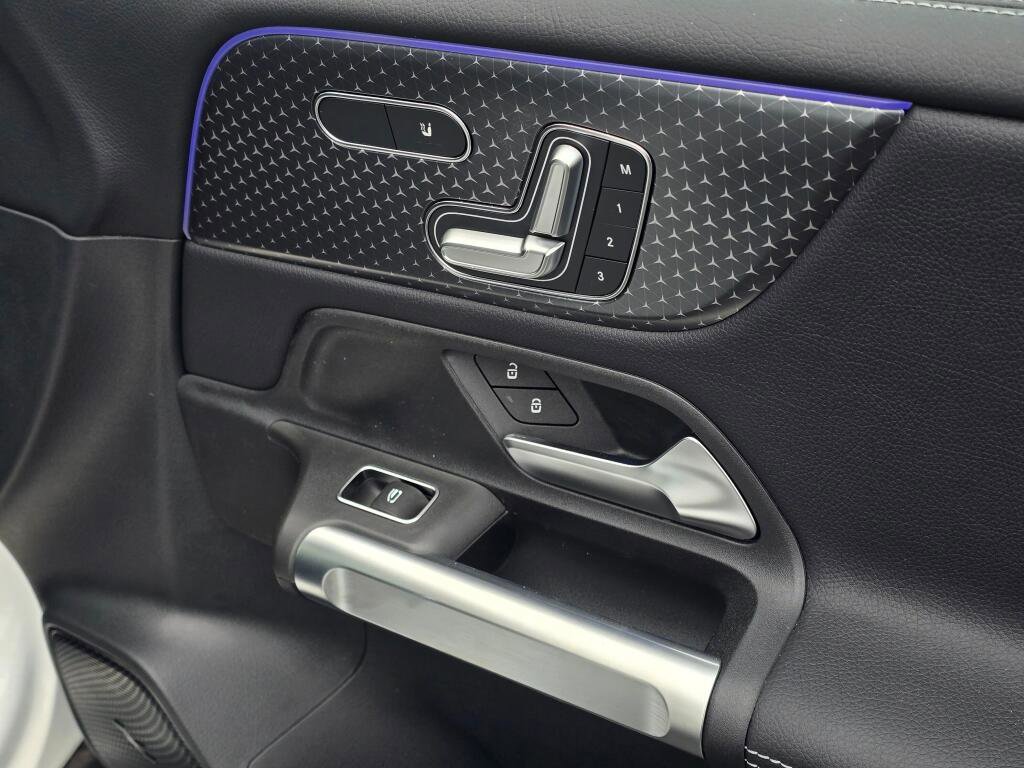 New 2026 Mercedes-Benz GLB 250 4MATIC image 26