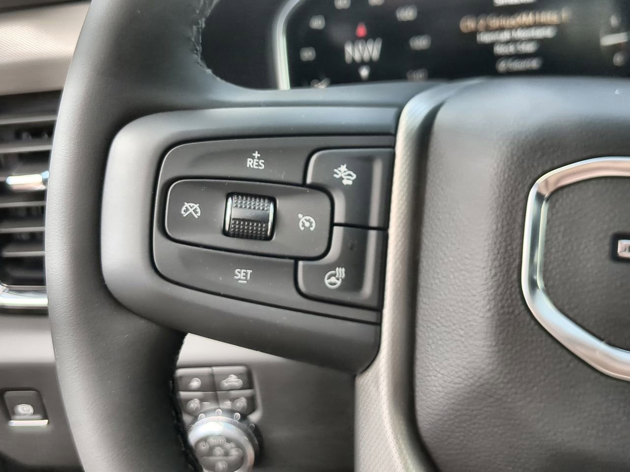 New 2026 GMC Sierra 2500 Denali w/ Denali Reserve Package AWD/4WD image 36