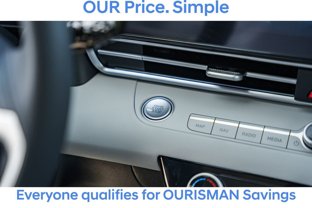 New 2025 Hyundai Elantra Limited image 21