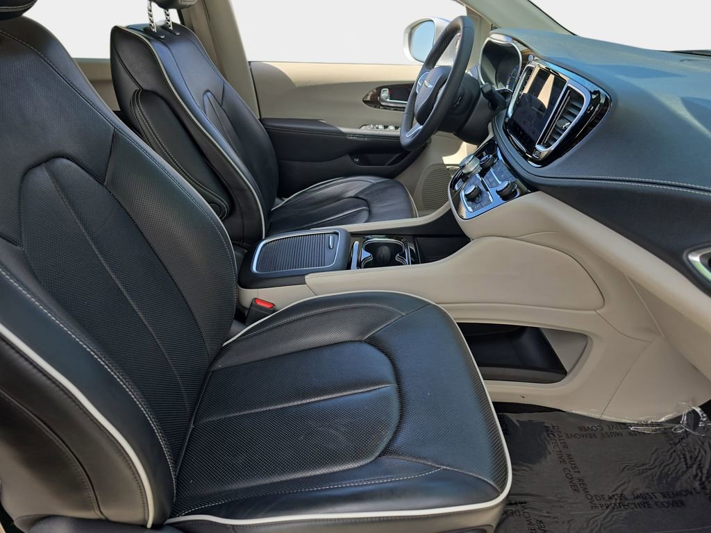 Used 2022 Chrysler Pacifica Limited FWD image 12