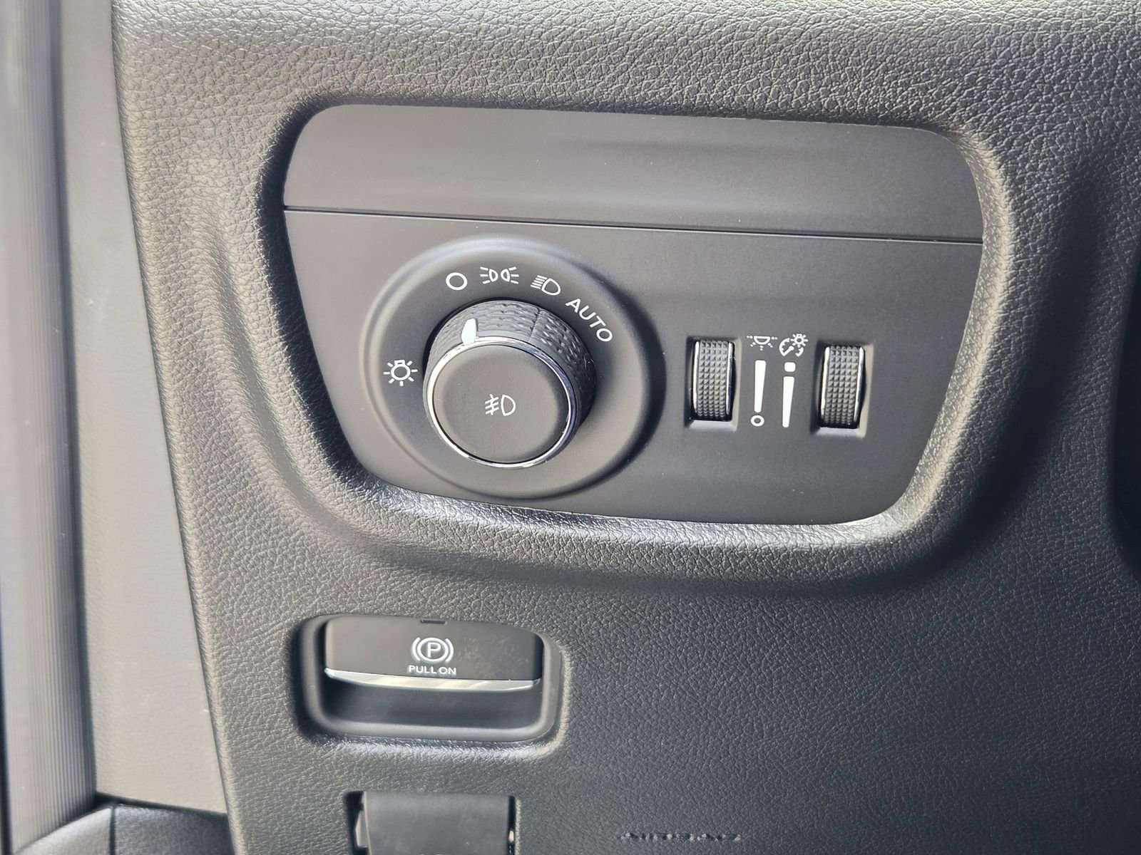 New 2025 Jeep Grand Cherokee Limited w/ Black Appearance Package image 20