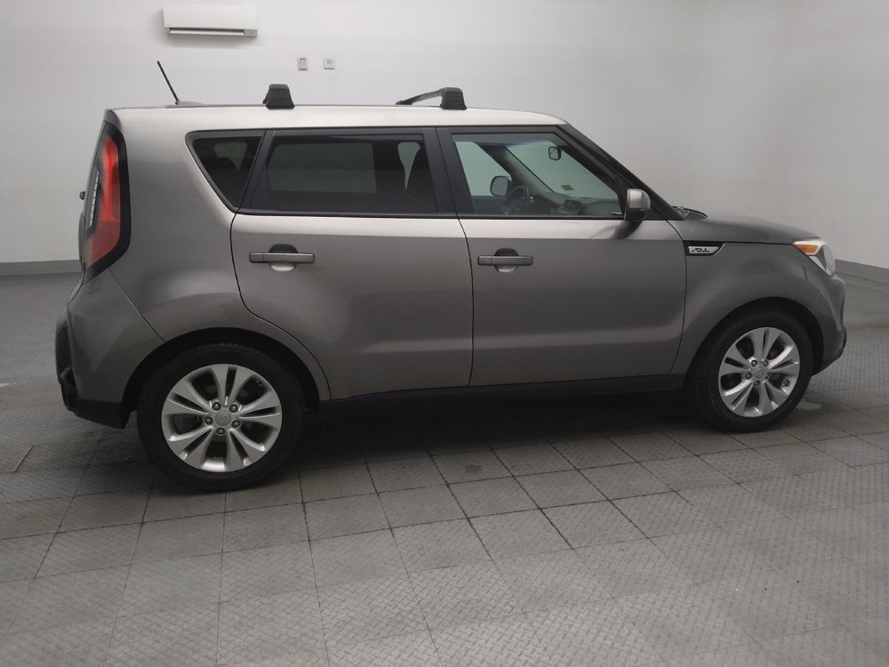 Used 2016 Kia Soul + FWD image 10