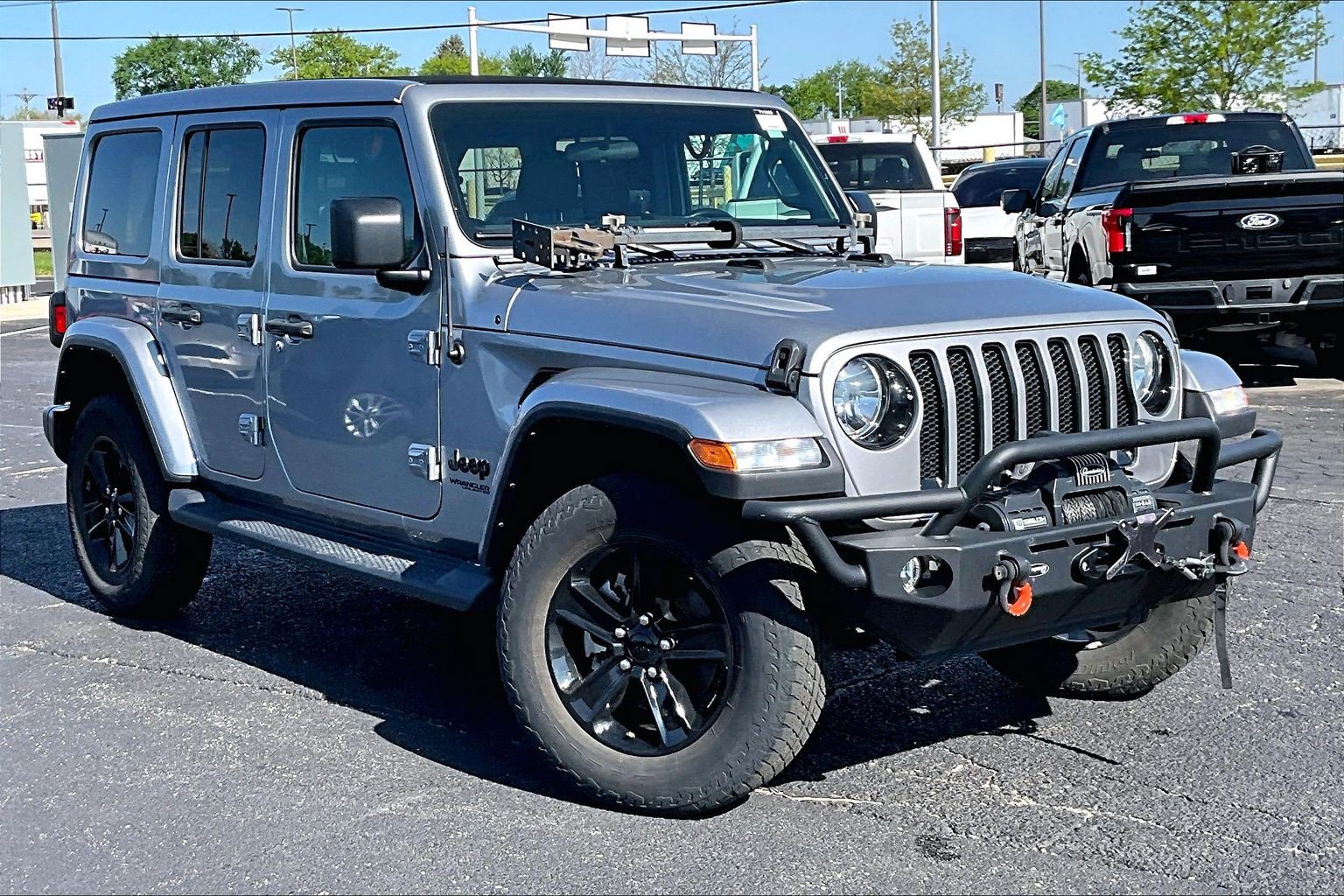 Used 2021 Jeep Wrangler Unlimited Sahara AWD/4WD image 36