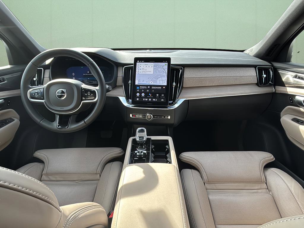 Used 2025 Volvo XC90 T8 Ultra image 24