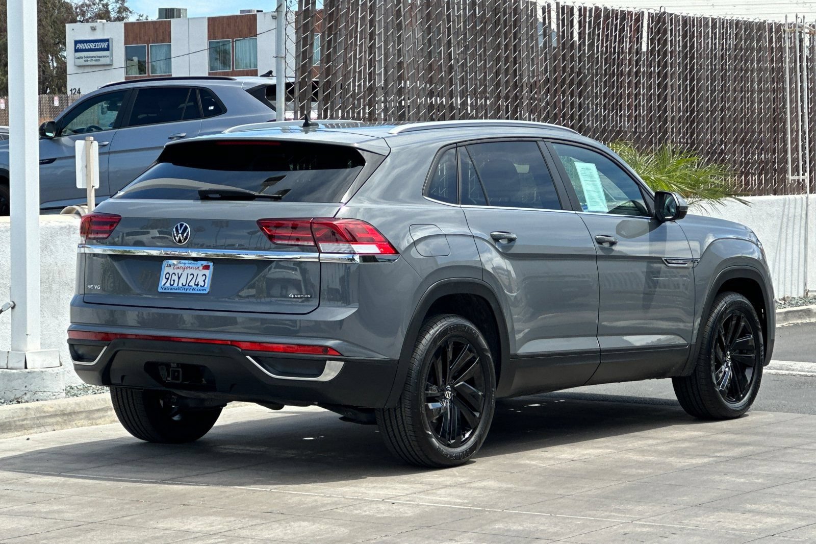 Used 2023 Volkswagen Atlas Cross Sport SE w/ Panoramic Sunroof Package AWD/4WD image 4