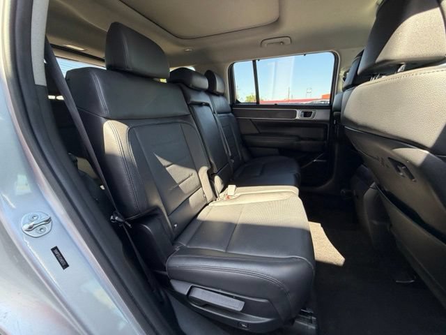 Used 2025 Hyundai Santa Fe Limited AWD/4WD image 19