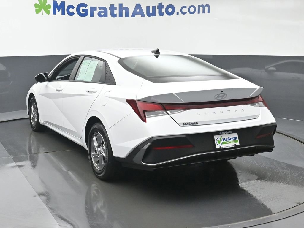 Used 2025 Hyundai Elantra SE image 24