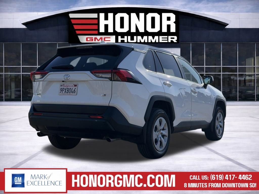 Used 2024 Toyota RAV4 LE image 4