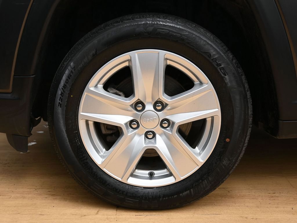 Used 2022 Jeep Compass Latitude image 11