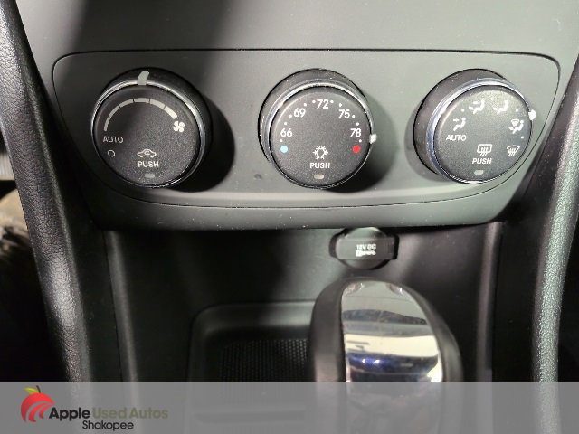 Used 2011 Dodge Avenger Heat image 18
