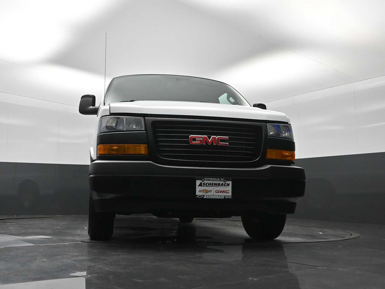 New 2026 GMC Savana 3500 w/ Driver Convenience Package RWD image 19