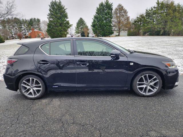 Used 2017 Lexus CT 200h image 5