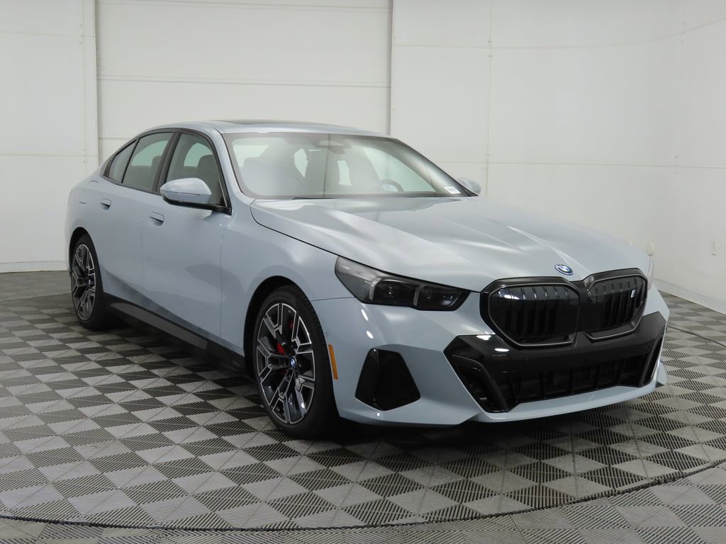 New 2026 BMW i5 eDrive40 w/ M Sport Package image 3