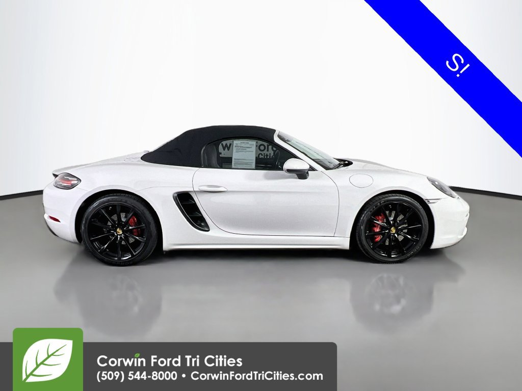 Used 2019 Porsche 718 Boxster RWD image 16