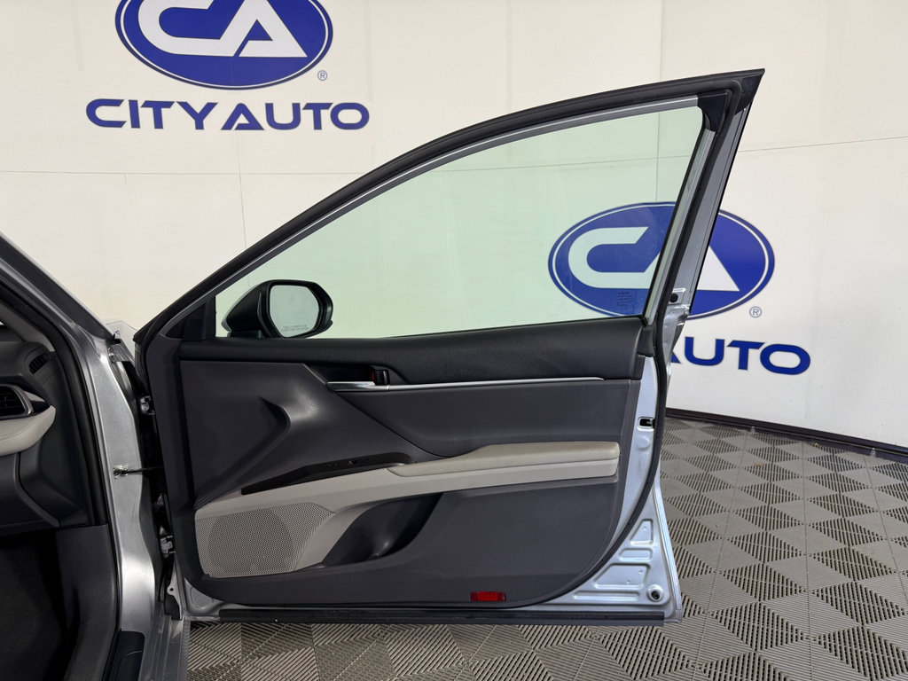 Used 2022 Toyota Camry LE image 13
