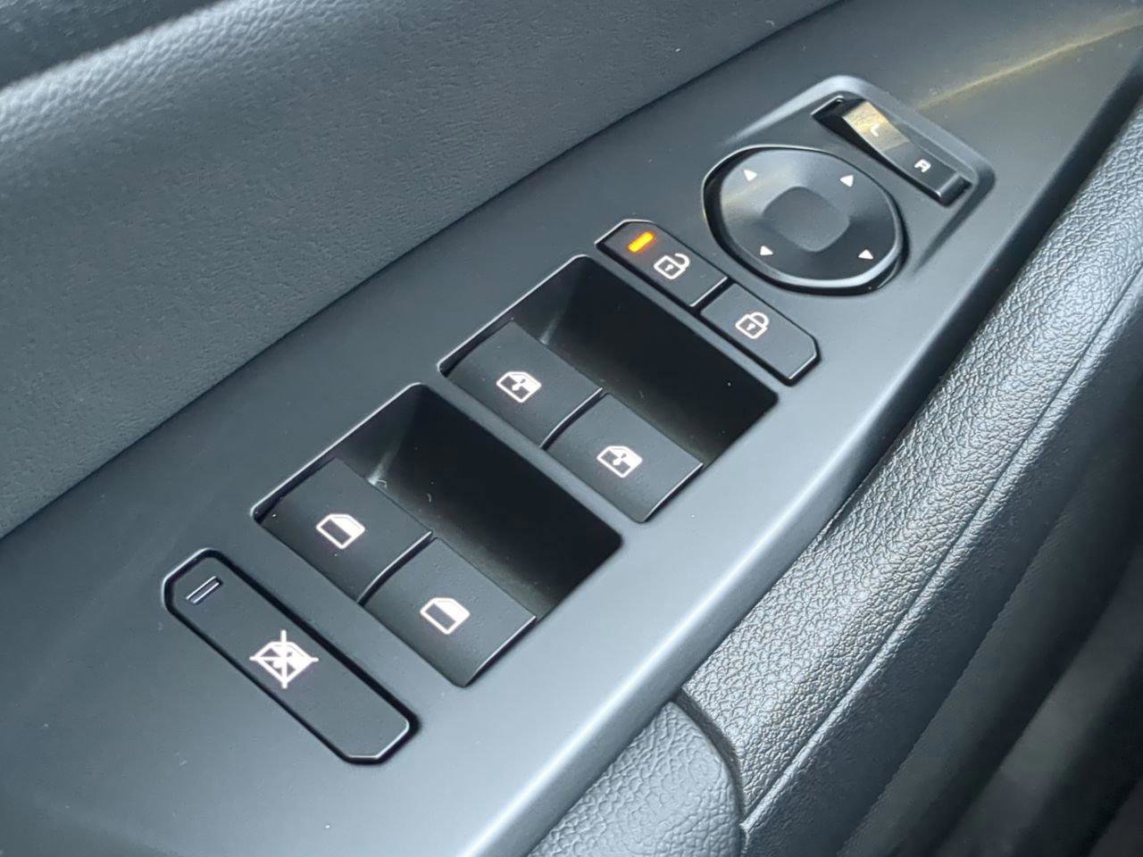 New 2026 Kia Sportage EX image 9