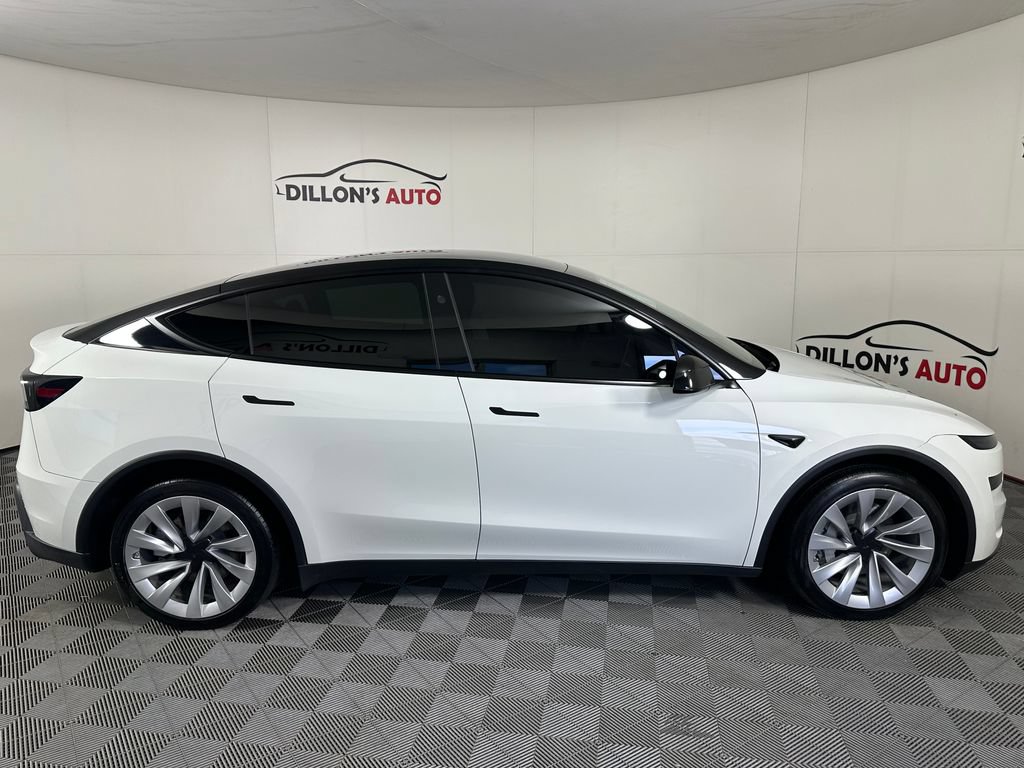 Used 2026 Tesla Model Y AWD image 12