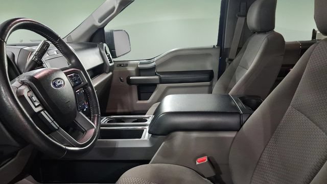 Used 2017 Ford F150 XLT w/ Equipment Group 302A Luxury AWD/4WD image 33