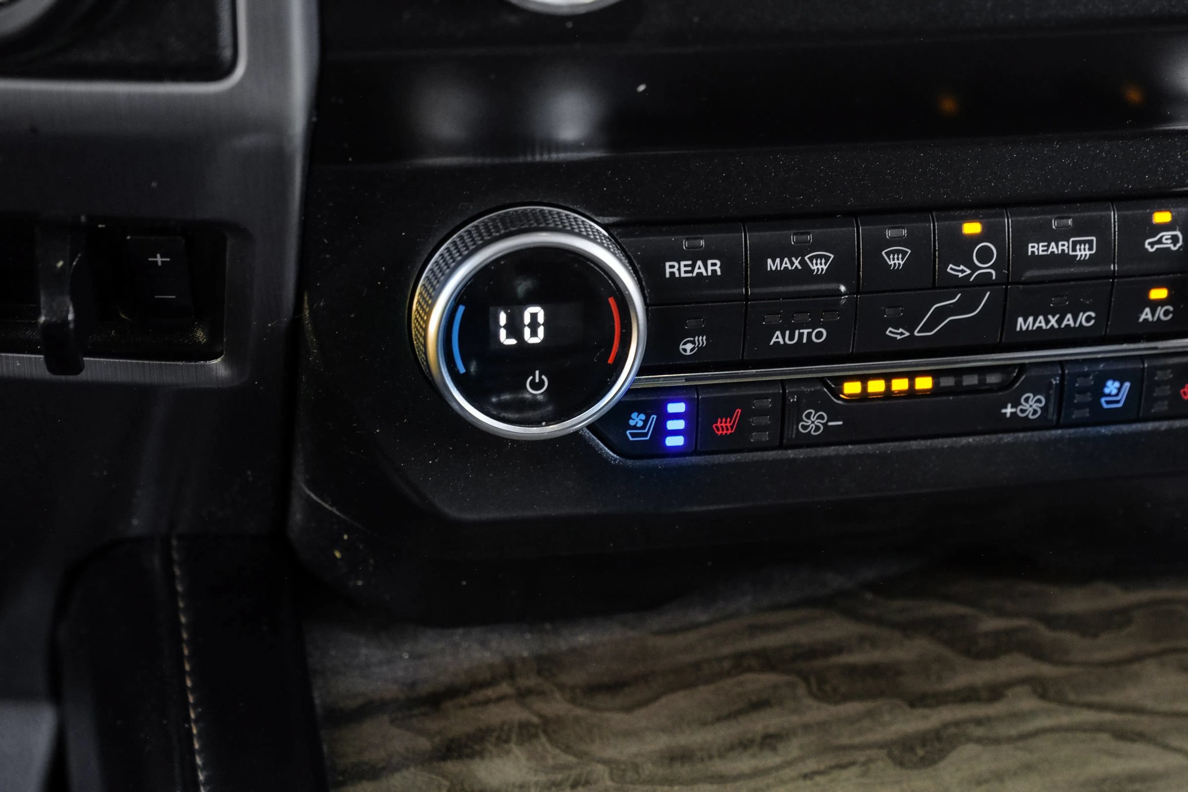 Used 2019 Ford Expedition Max Platinum RWD image 28