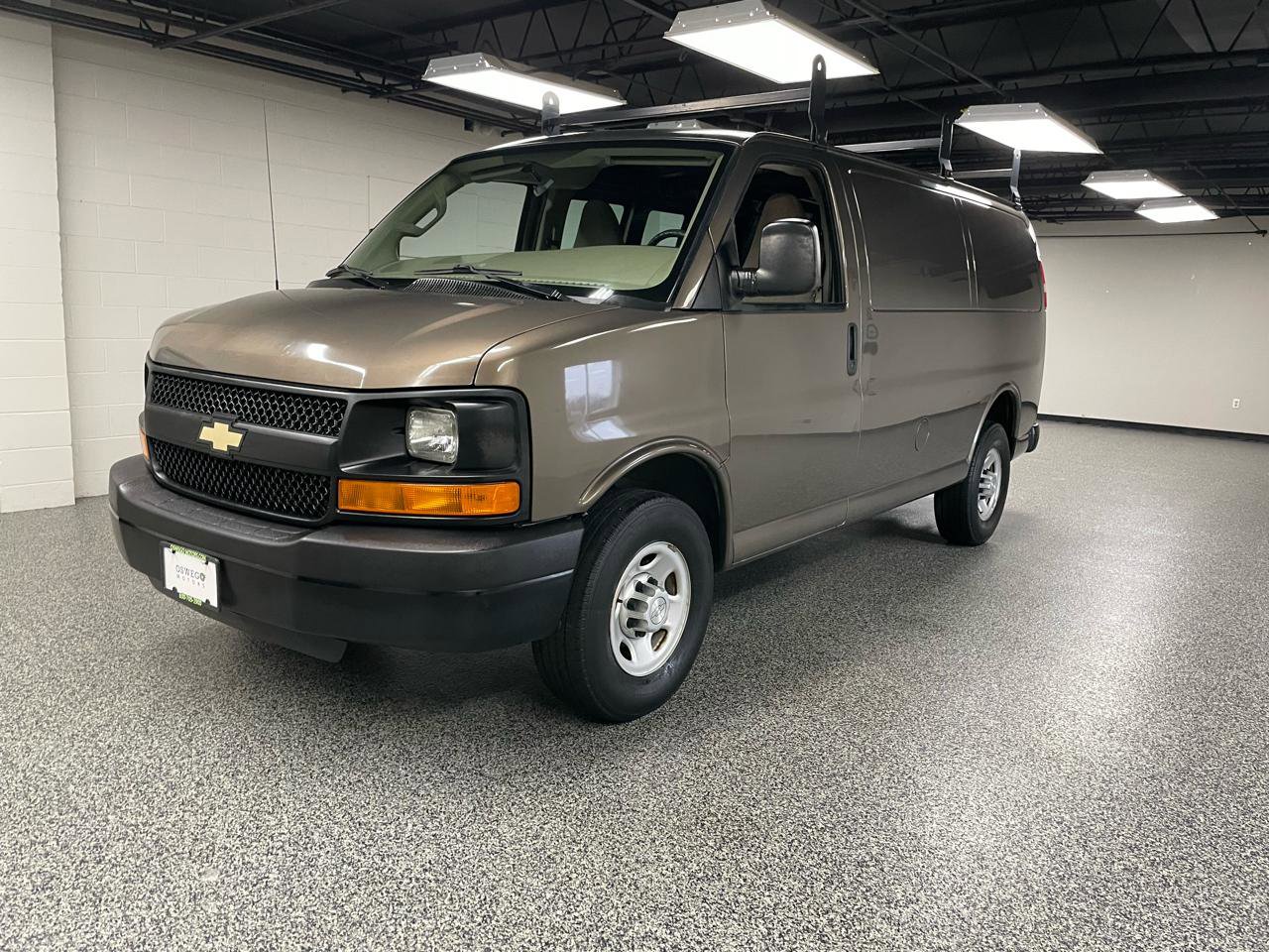 Used 2016 Chevrolet Express 2500 image 7