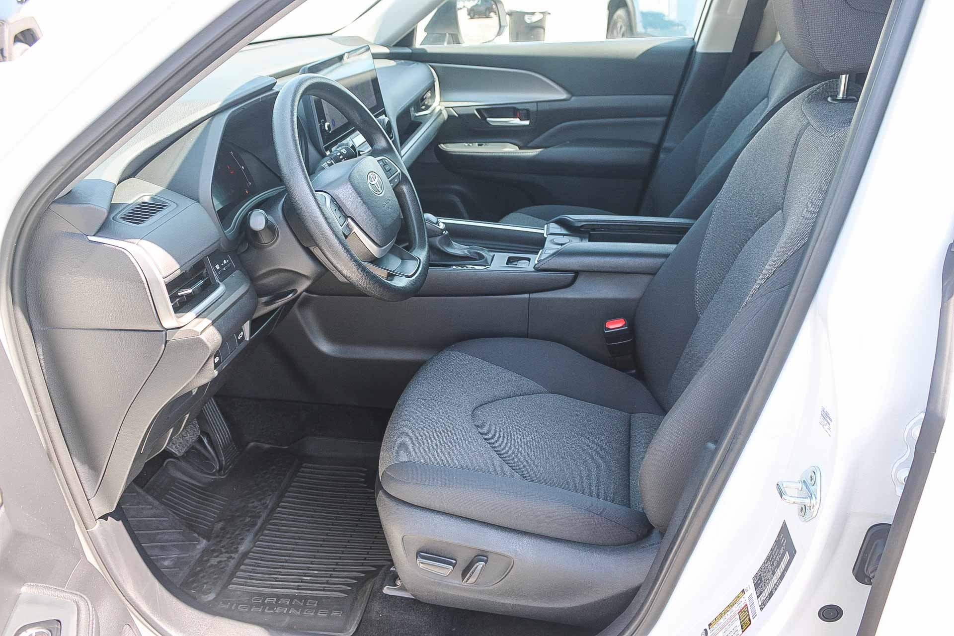 Certified 2025 Toyota Grand Highlander FWD image 18