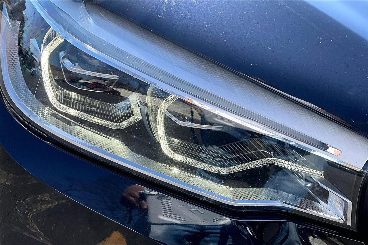 Used 2019 BMW M550i xDrive image 32