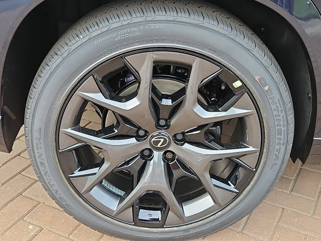 New 2025 Lexus TX 500h AWD image 5