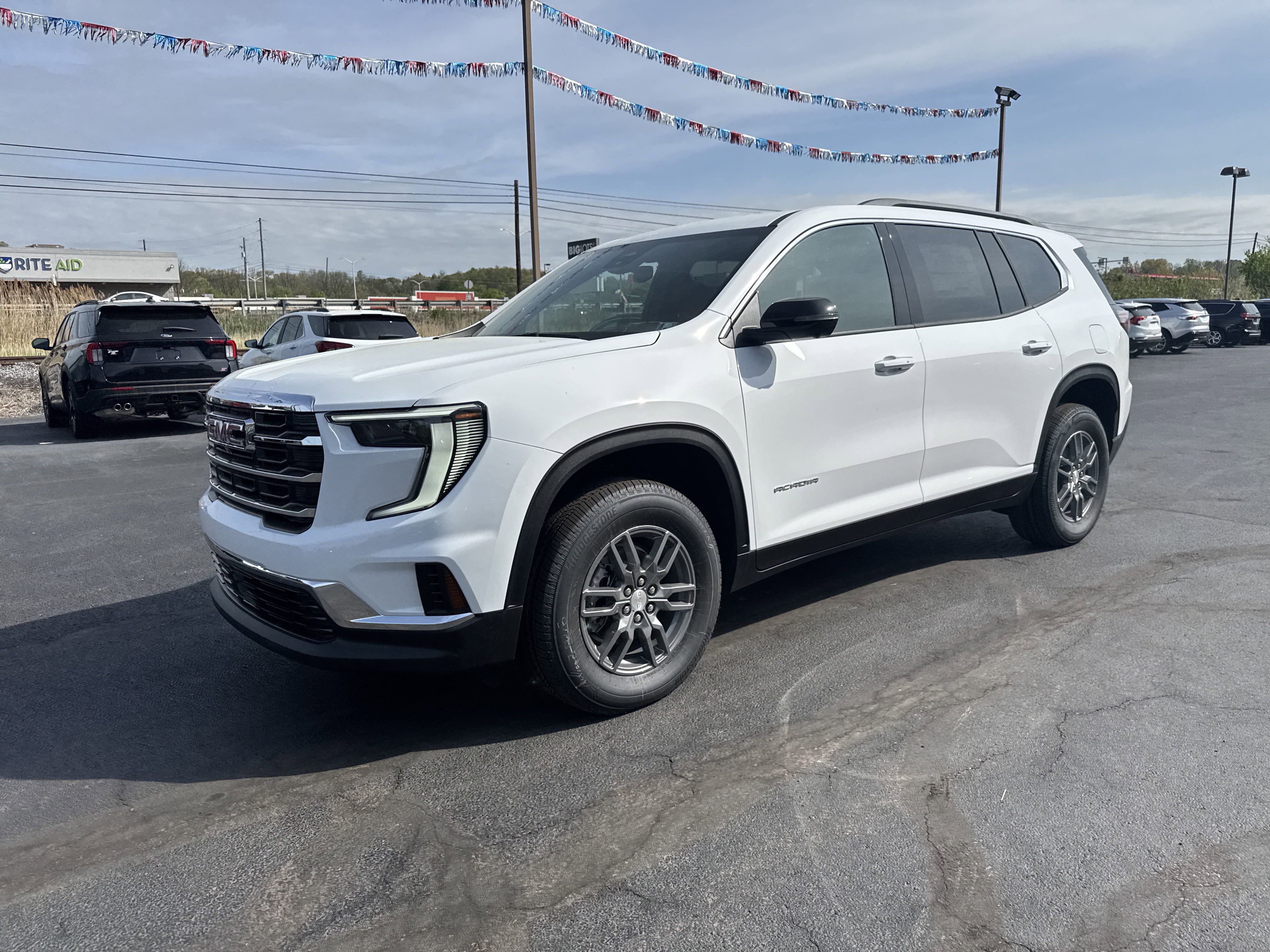 New 2025 GMC Acadia Elevation image 8