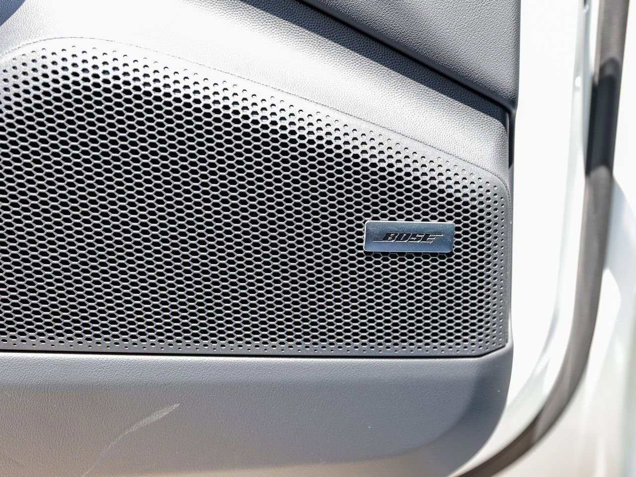 New 2025 Porsche Macan Electric image 22