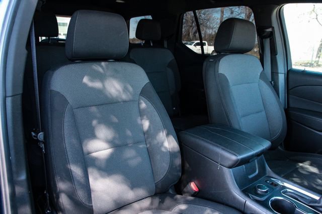 Used 2023 Chevrolet Traverse LT image 30