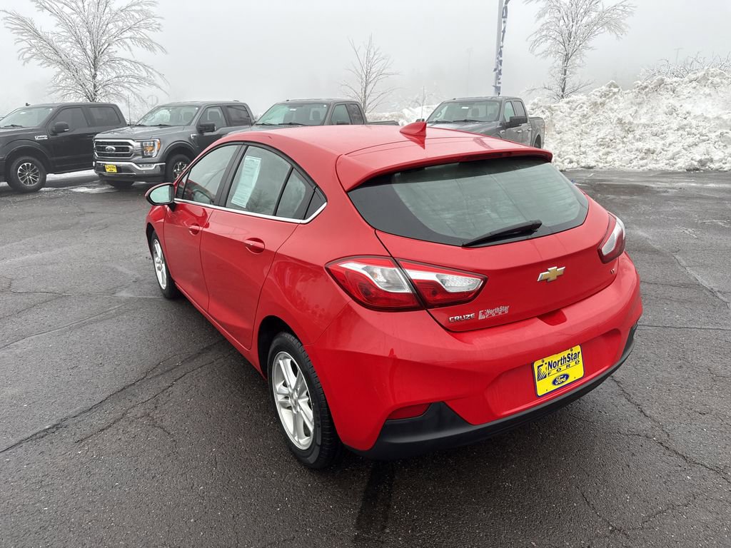 Used 2018 Chevrolet Cruze LT w/ Convenience Package FWD image 8