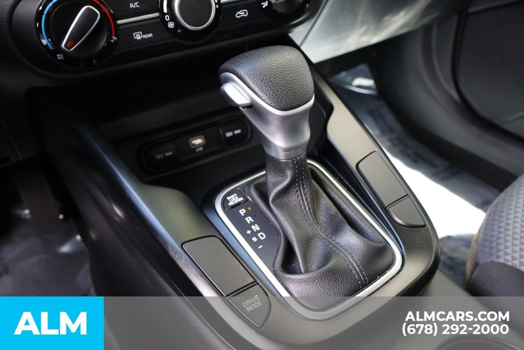 Used 2025 Kia Soul LX w/ LX Technology Package FWD image 30