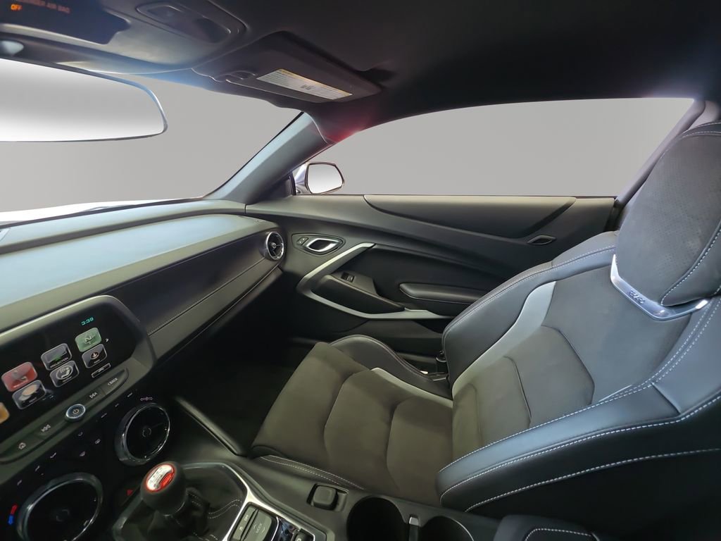 Used 2018 Chevrolet Camaro SS RWD image 18