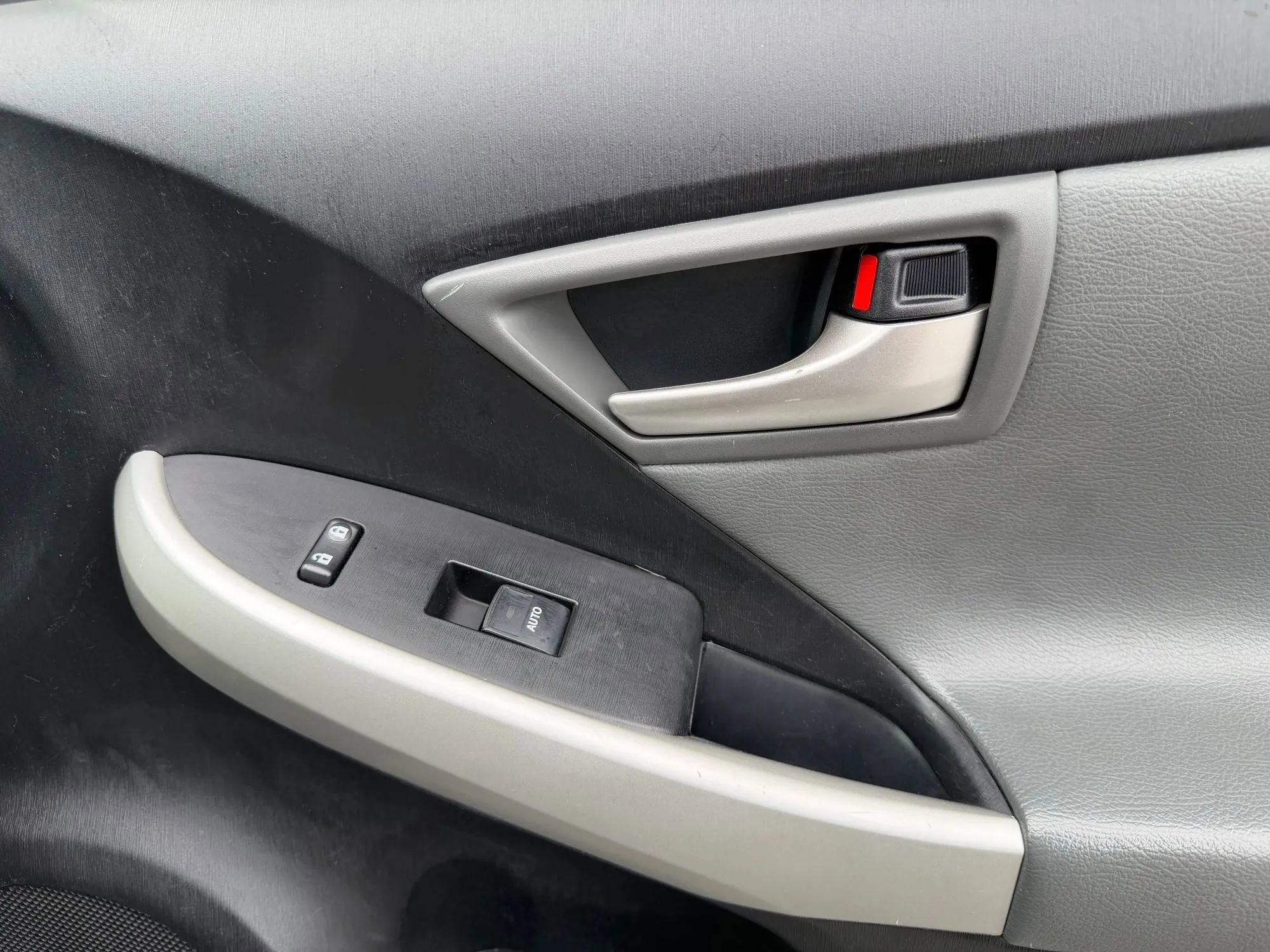 Used 2014 Toyota Prius Two image 39