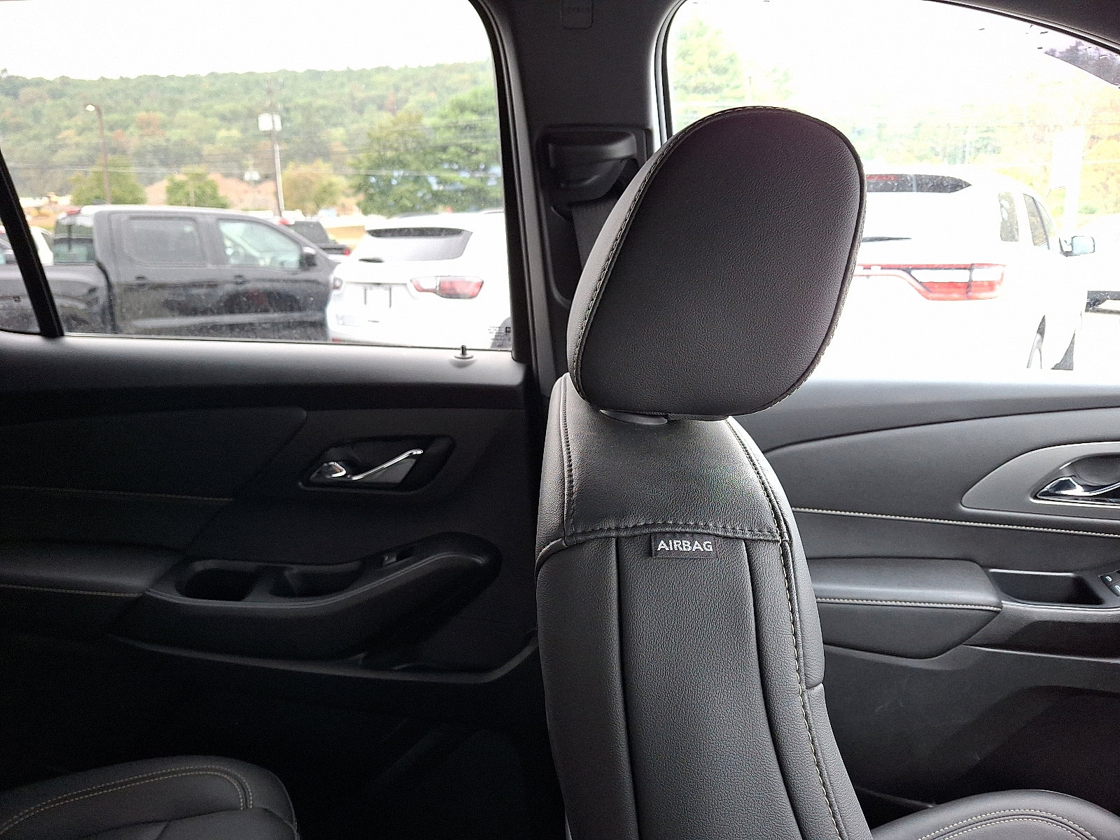 Used 2023 Chevrolet Traverse LT w/ LT Premium Package image 13