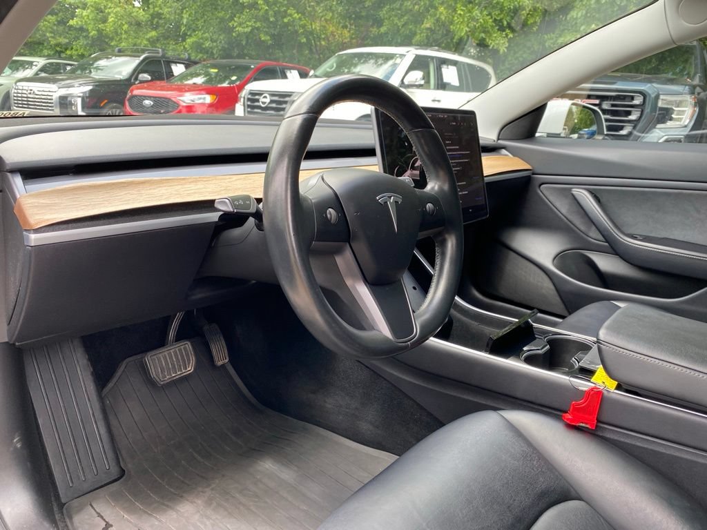 Used 2019 Tesla Model 3 Standard Range RWD image 9