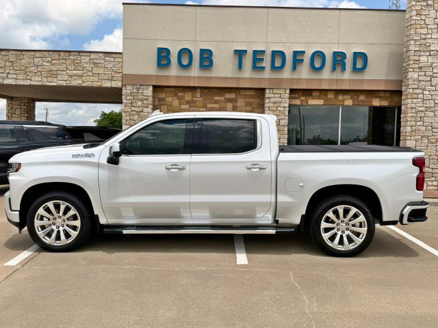 Used 2019 Chevrolet Silverado 1500 High Country w/ Technology Package AWD/4WD image 2