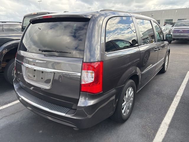 Used 2015 Chrysler Town & Country Touring FWD image 6