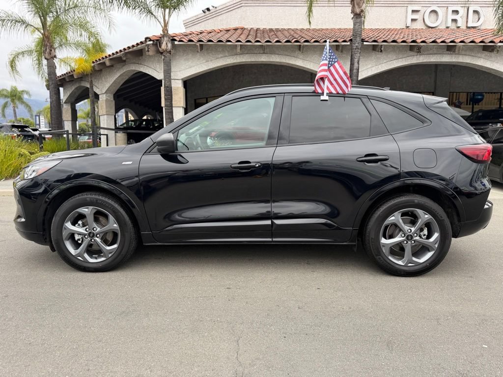 Certified 2023 Ford Escape ST-Line AWD/4WD image 10