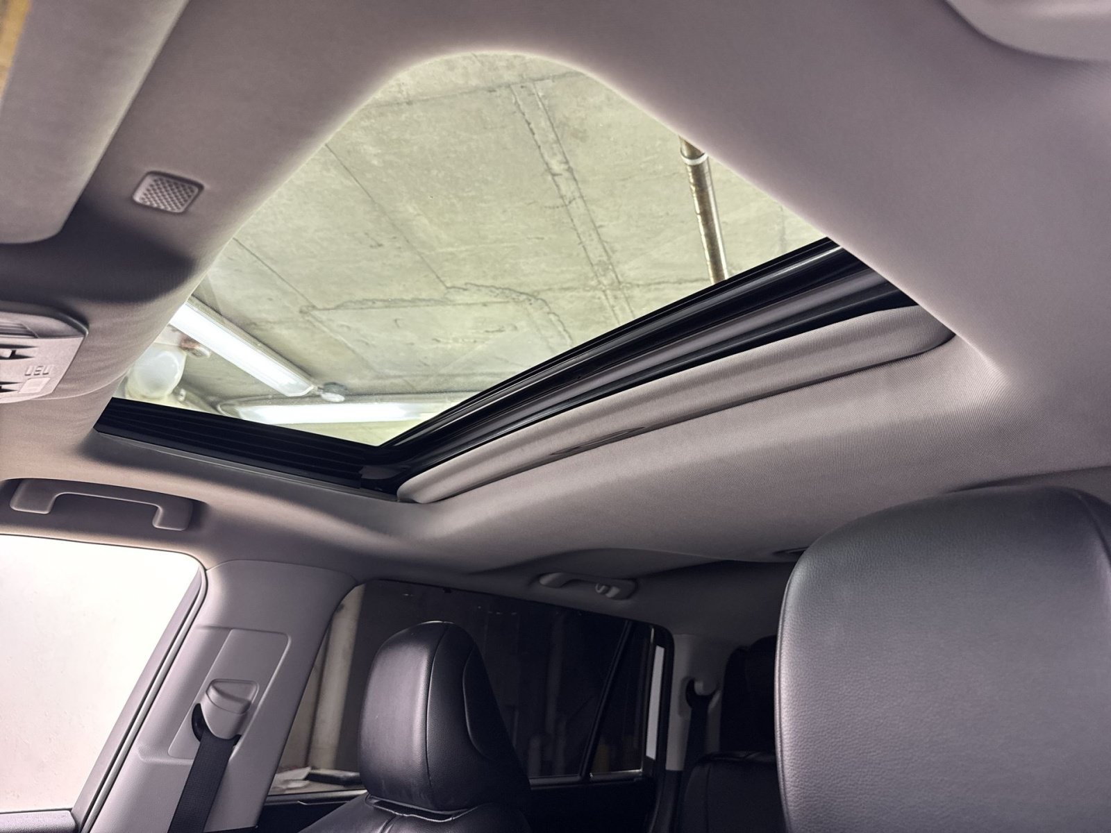 Used 2022 Toyota Highlander XLE AWD/4WD image 35