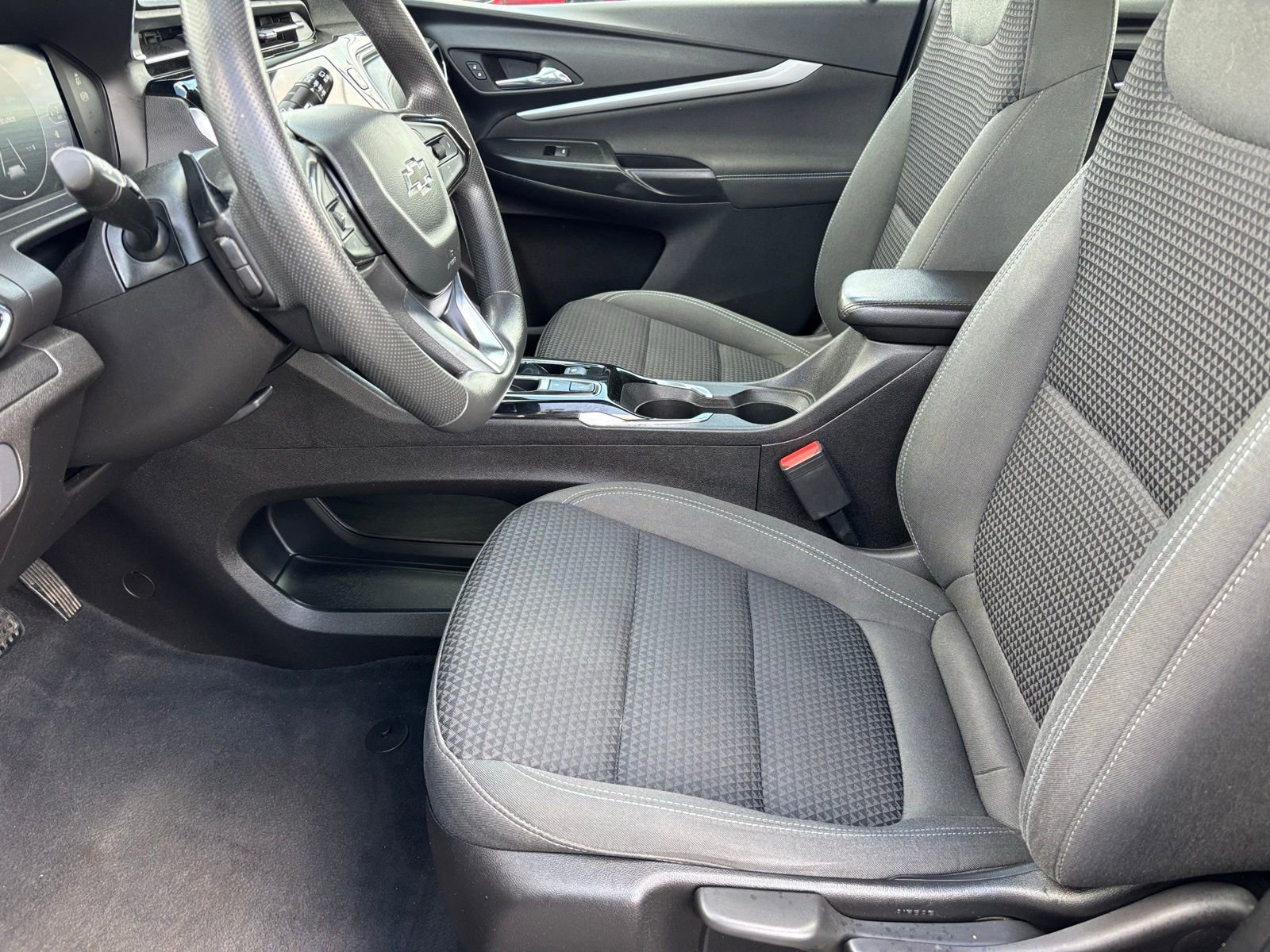 Used 2023 Chevrolet Bolt EUV LT image 17