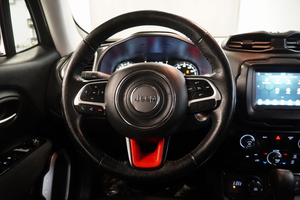 Used 2020 Jeep Renegade Latitude w/ Cold Weather Group image 16