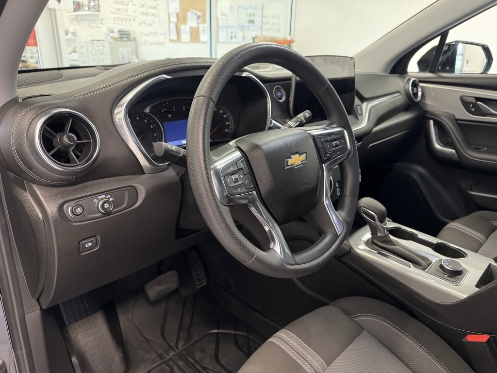 Certified 2025 Chevrolet Blazer LT w/ Midnight/Sport Edition image 13