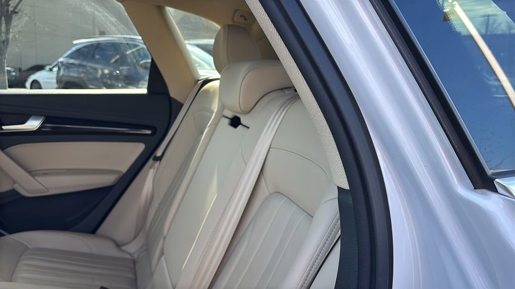 Used 2018 Audi Q5 2.0T Premium Plus w/ Premium Plus Package image 30