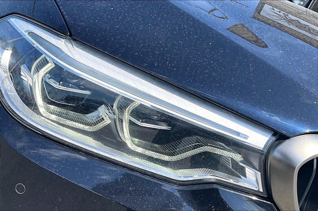 Used 2019 BMW M550i xDrive AWD/4WD image 32