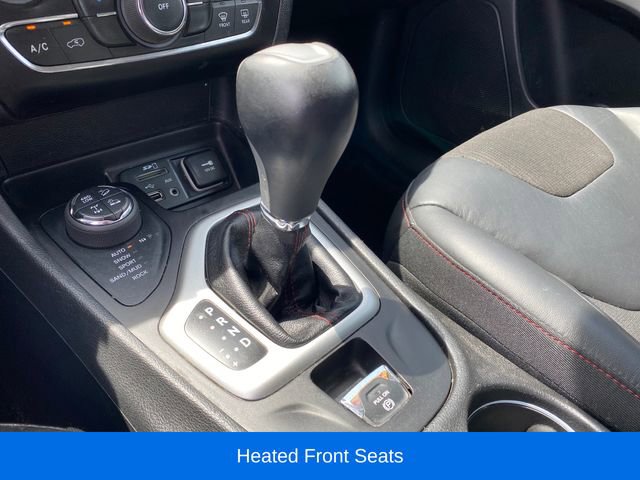 Used 2018 Jeep Cherokee Trailhawk w/ Cold Weather Group AWD/4WD image 13