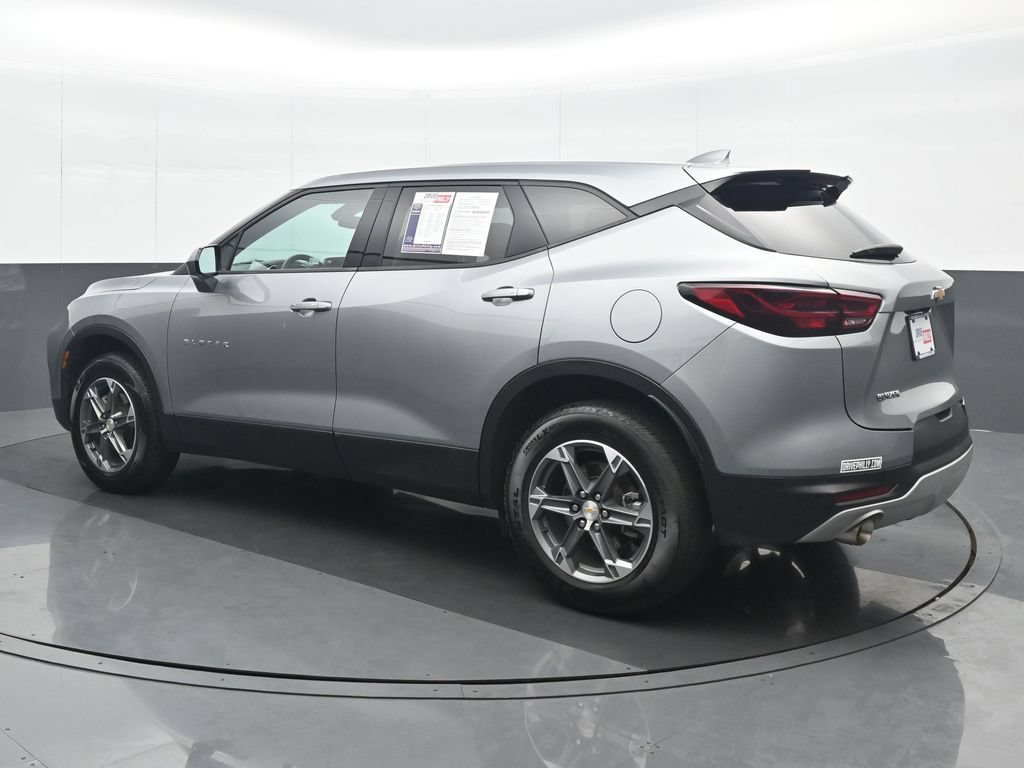 Used 2025 Chevrolet Blazer LT FWD image 4