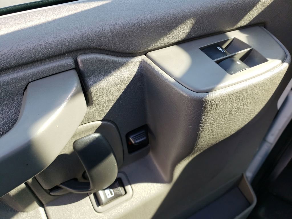 Used 2018 Chevrolet Express 3500 Extended w/ Power Convenience Package image 12